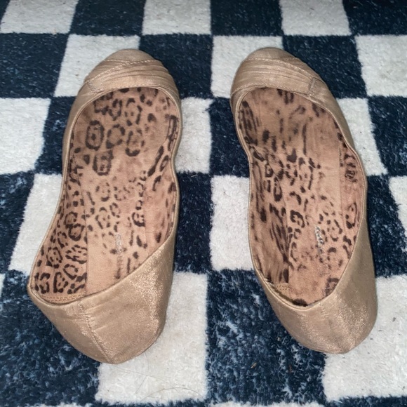 Nude flats - Picture 2 of 3